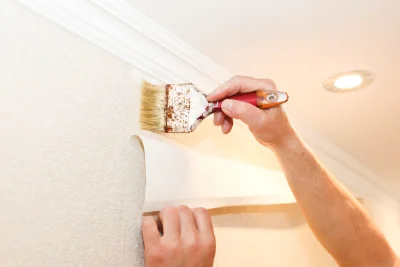 Pose de papier peint à Nervieux — revêtements muraux et toiles de verre
